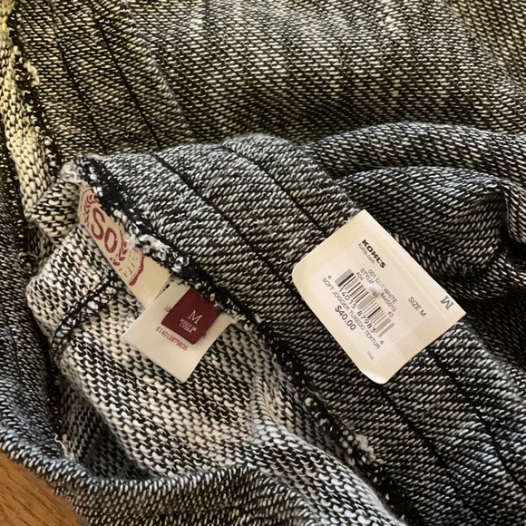 Black and white joggers - Picture 5 of 5